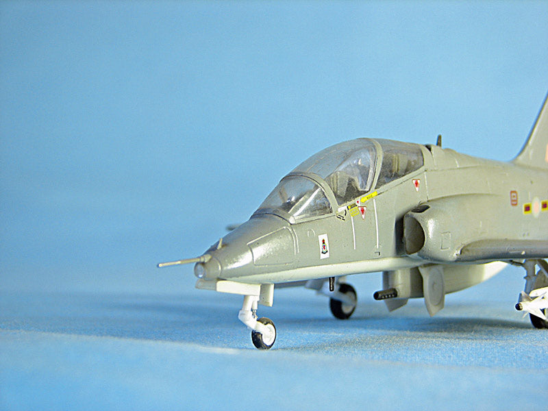 BEK-Hawk-Mk.100-V1- готовая модель самолета Hawk Mk.100 (Italeri)