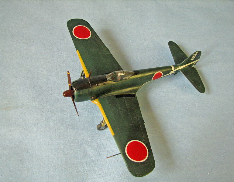 BEK-Ki-43-V1 - готовая модель самолета Nakajima Ki-43 Hayabusa