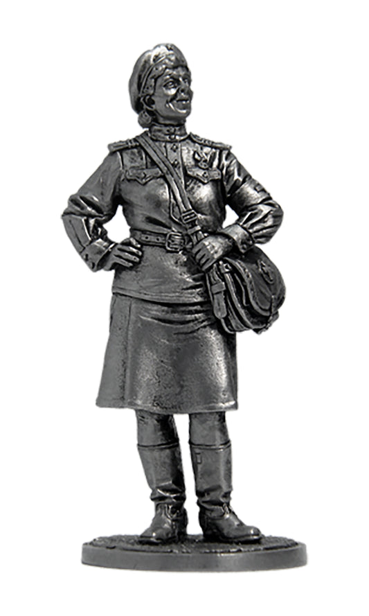 EK-WW2-17 - девушка-санинструктор, сержант Красной армии. 1943-45 гг. СССР