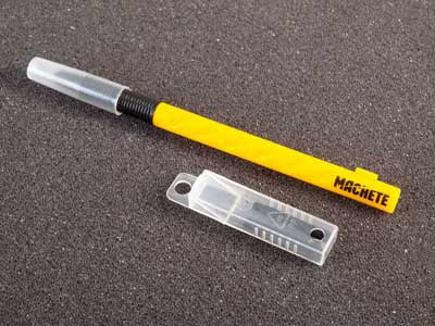 MCT-0004 - цанговый нож для точного реза с двумя запасными лезвиями