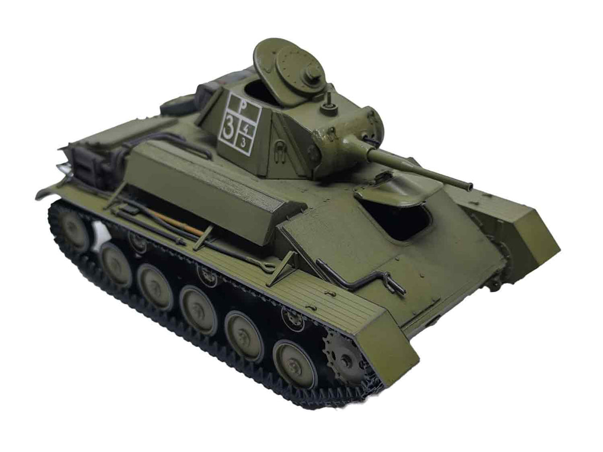 SKN-0021 - собранная модель советского танка Т-70Б в парадном варианте