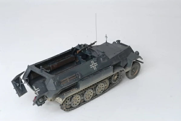 3572 - немецкий бронетранспортер Ханомаг (Hanomag Sd.Kfz. 251/1, Ausf. B) времен Второй Мировой войны