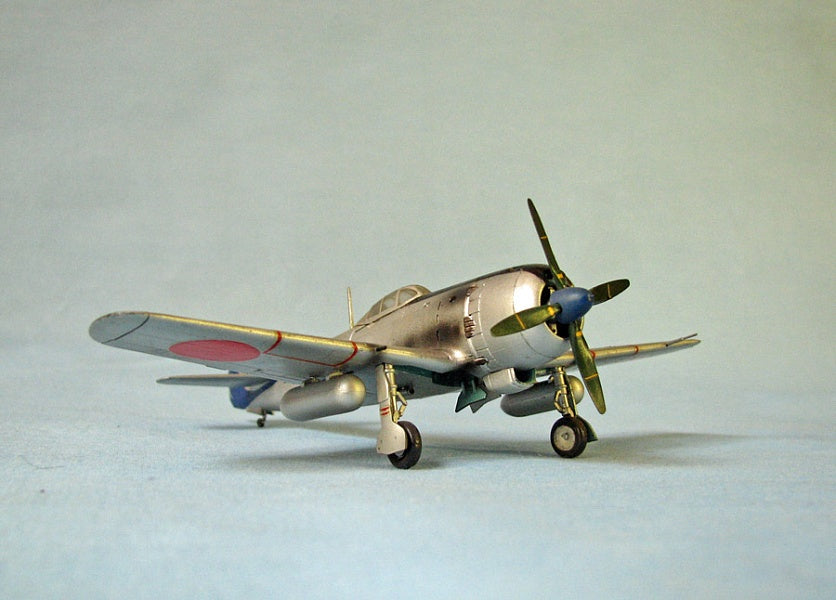 BEK-Ki-84-V1 - готовая модель самолета Nakajima  Ki-84 Hayate (Hasegawa)