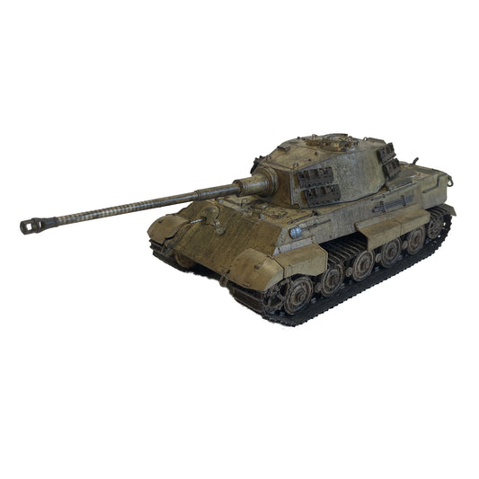 SKN-0001 - собранная модель танка Т-VI "Королевский тигр" с башней фирмы Henschel (Хеншель)