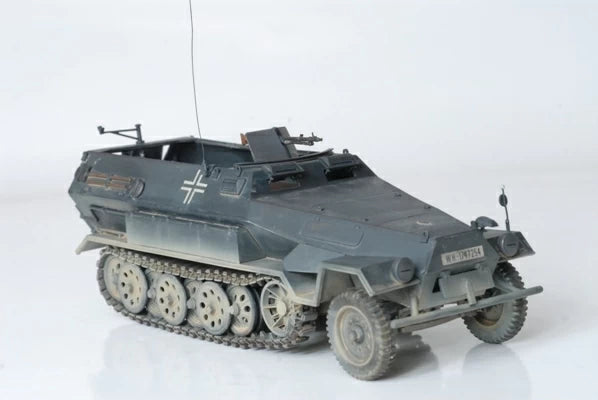 3572 - немецкий бронетранспортер Ханомаг (Hanomag Sd.Kfz. 251/1, Ausf. B) времен Второй Мировой войны